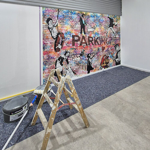 Moderne Wandgestaltung mit Fototapeten oder dekorativen Mustern von Kai Janssen #banksy